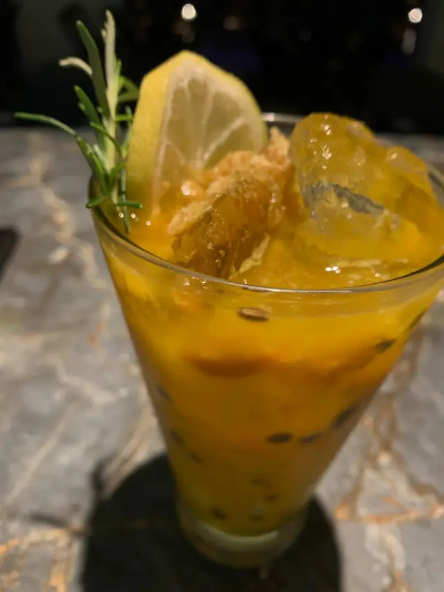 Caipirinha de maracujá